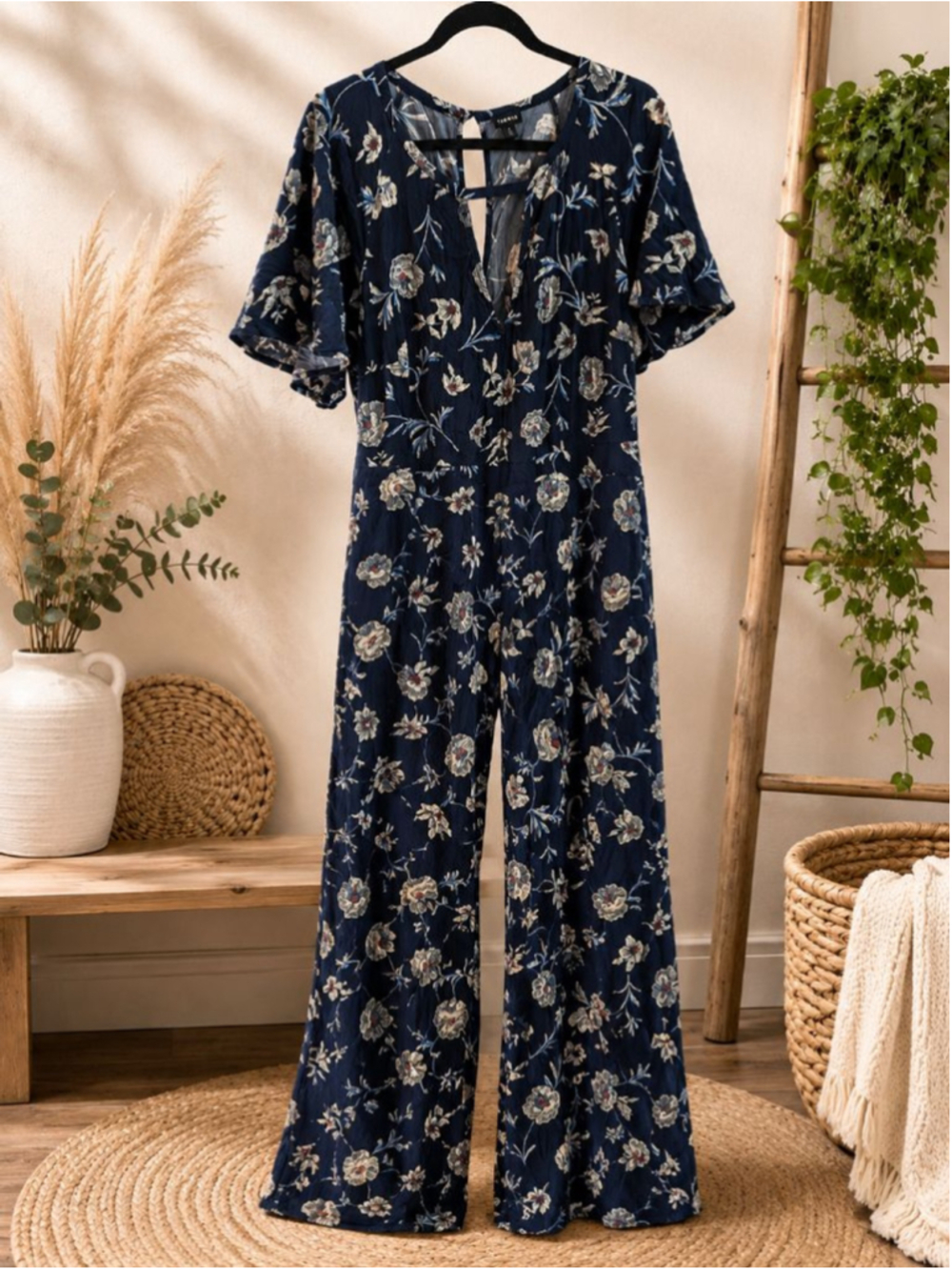Torrid Floral Wide Leg Jumpsuit Navy Blue Pockets Keyhole Neck 2x